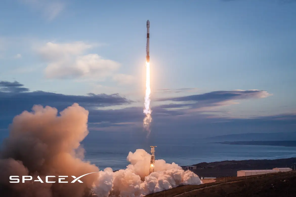 How does SpaceX make money - Digishaz
